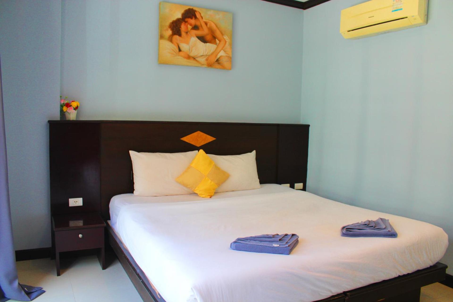 Hollywood Inn Hotel Patong Exterior foto