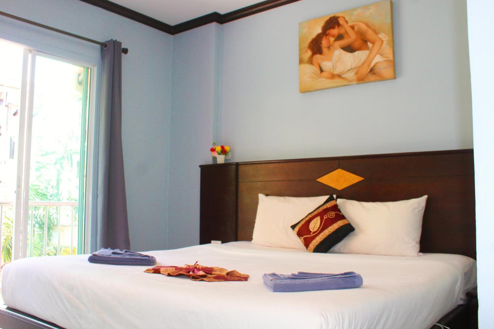 Hollywood Inn Hotel Patong Exterior foto